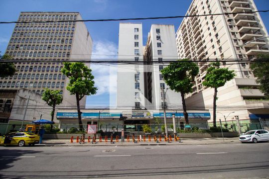 Fachada de apartamento à venda com 2 quartos, 68m² em Praça da Bandeira, Rio de Janeiro