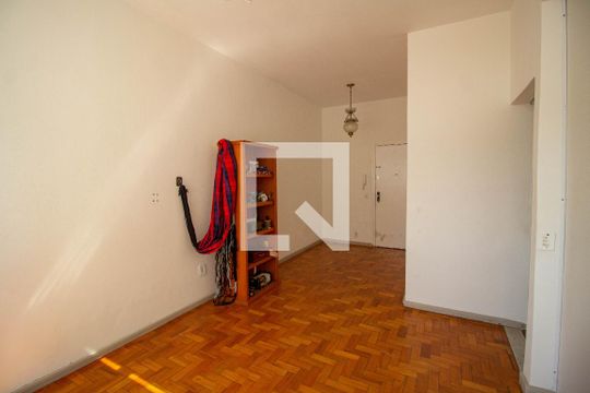 Sala de apartamento à venda com 2 quartos, 68m² em Praça da Bandeira, Rio de Janeiro