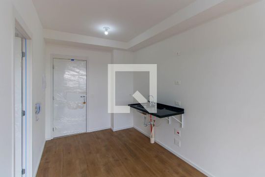 Sala/Cozinha de apartamento à venda com 1 quarto, 28m² em Jardim Teresa, São Paulo