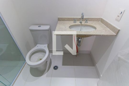 Banheiro de apartamento à venda com 1 quarto, 28m² em Jardim Teresa, São Paulo