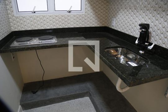 Cozinha de kitnet/studio para alugar com 1 quarto, 22m² em Brasilândia, São Paulo
