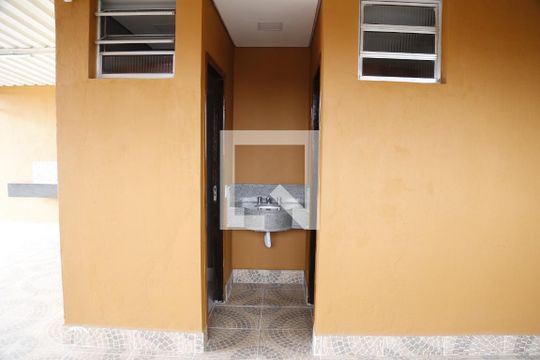 Lavabo de kitnet/studio para alugar com 1 quarto, 22m² em Brasilândia, São Paulo