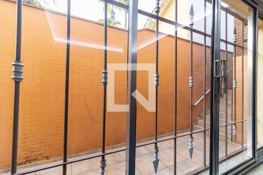 Vista da Sala 1 de casa à venda com 3 quartos, 240m² em Vila Gumercindo, São Paulo
