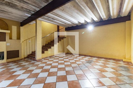 Garagem  de casa à venda com 3 quartos, 240m² em Vila Gumercindo, São Paulo