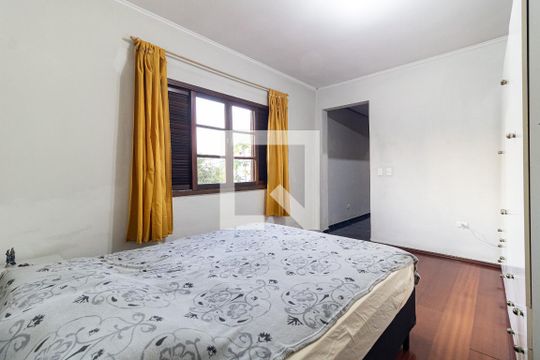 Suíte  de casa à venda com 3 quartos, 240m² em Vila Gumercindo, São Paulo