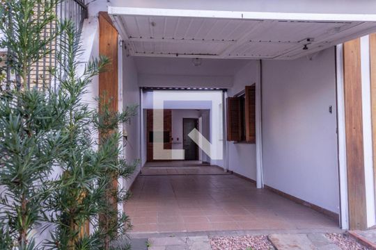 Garagem de casa à venda com 3 quartos, 225m² em Santana, Porto Alegre