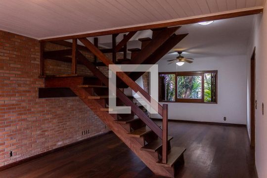 Sala de casa à venda com 3 quartos, 225m² em Santana, Porto Alegre