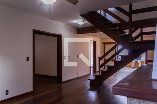 Sala de casa à venda com 3 quartos, 225m² em Santana, Porto Alegre