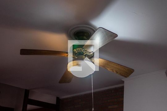 Sala de casa à venda com 3 quartos, 225m² em Santana, Porto Alegre