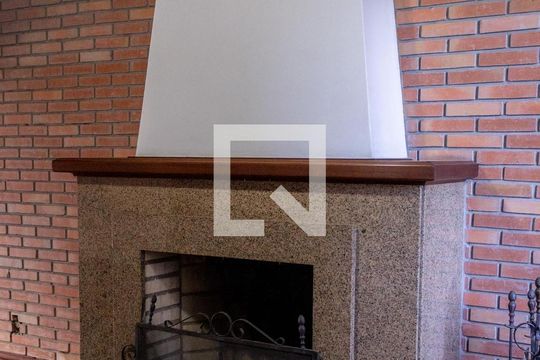 Sala de casa à venda com 3 quartos, 225m² em Santana, Porto Alegre