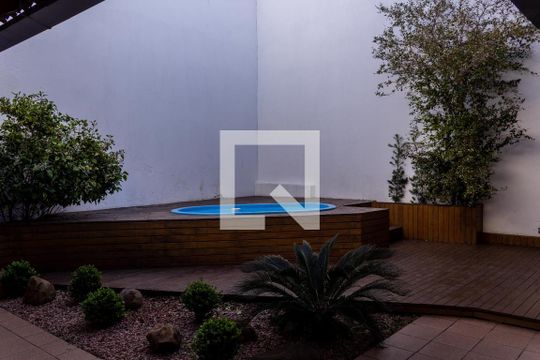 Área Externa de casa à venda com 3 quartos, 225m² em Santana, Porto Alegre