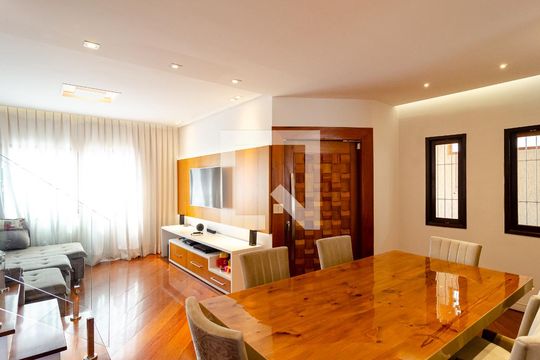 Casa à venda com 3 quartos, 143m² em Jabaquara, São Paulo