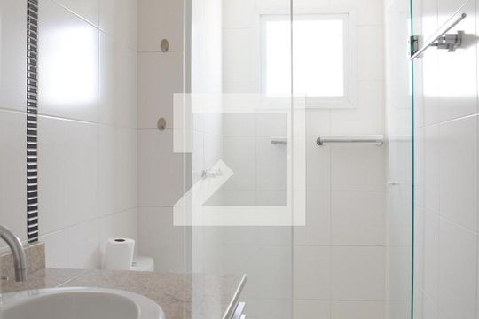 Banheiro da suíte de apartamento para alugar com 3 quartos, 113m² em Água Verde, Curitiba