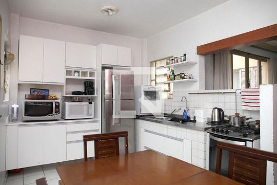 Cozinha de apartamento à venda com 3 quartos, 104m² em Centro Histórico, Porto Alegre