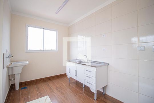 Cozinha e área de serviço de apartamento para alugar com 1 quarto, 35m² em Jardim das Flores, Osasco