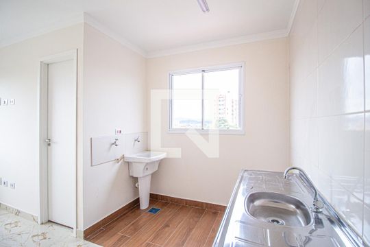 Cozinha e área de serviço de apartamento para alugar com 1 quarto, 35m² em Jardim das Flores, Osasco