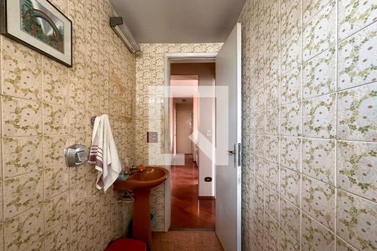 Banheiro de apartamento à venda com 1 quarto, 38m² em Santo Amaro, São Paulo
