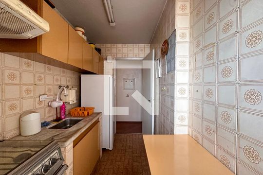 Cozinha de apartamento à venda com 1 quarto, 38m² em Santo Amaro, São Paulo