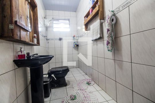Banheiro de casa para alugar com 4 quartos, 420m² em Vila Sargento Jose de Paula, Barueri