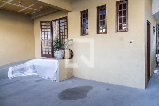 Garagem de casa para alugar com 4 quartos, 420m² em Vila Sargento Jose de Paula, Barueri