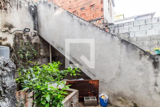 Quintal de casa para alugar com 4 quartos, 420m² em Vila Sargento Jose de Paula, Barueri
