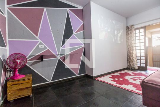 Sala de TV de casa para alugar com 4 quartos, 420m² em Vila Sargento Jose de Paula, Barueri