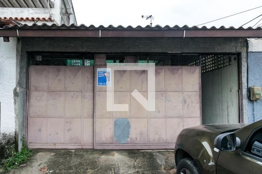 Fachada de casa à venda com 1 quarto, 49m² em Penha, Rio de Janeiro
