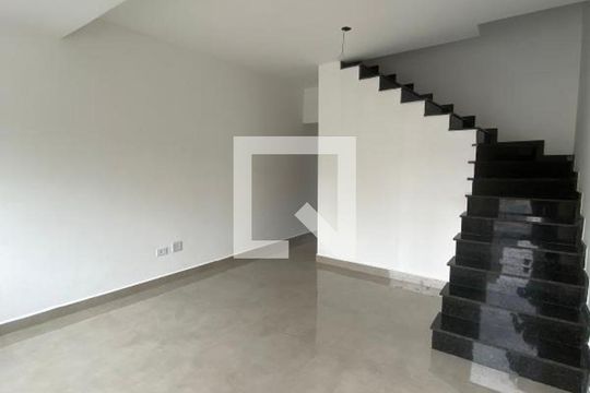 Casa para alugar com 3 quartos, 175m² em Vila Fernandes, São Paulo