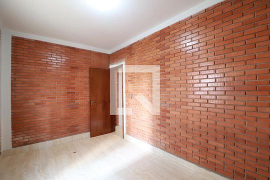 Suíte de casa para alugar com 8 quartos, 268m² em Santa Mônica, Uberlândia