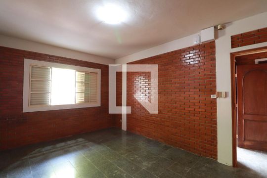 Quarto 2 de casa para alugar com 8 quartos, 268m² em Santa Mônica, Uberlândia