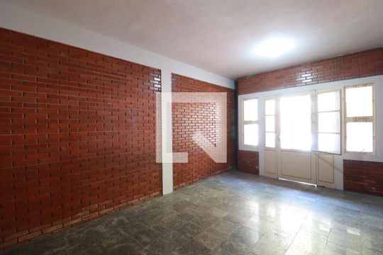 Quarto 1 de casa para alugar com 8 quartos, 268m² em Santa Mônica, Uberlândia