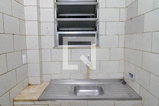 Cozinha de kitnet/studio para alugar com 1 quarto, 23m² em Centro, Rio de Janeiro