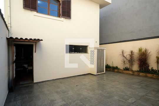 Quintal de casa à venda com 3 quartos, 300m² em Santa Paula, São Caetano do Sul