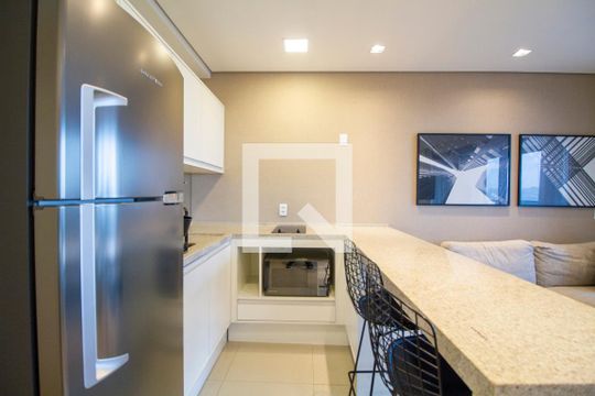 Cozinha de kitnet/studio para alugar com 1 quarto, 45m² em Pinheiros, São Paulo