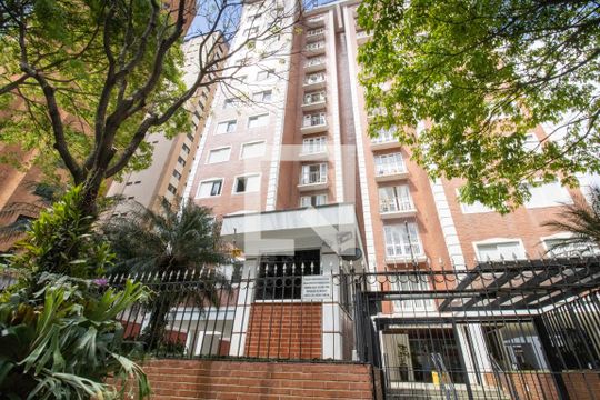 Fachada de apartamento para alugar com 2 quartos, 70m² em Vila Uberabinha, São Paulo