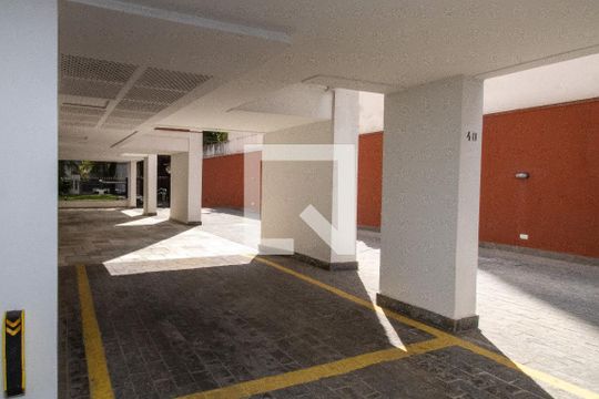 Garagem de apartamento para alugar com 2 quartos, 70m² em Vila Uberabinha, São Paulo