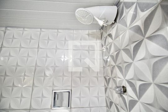 Banheiro do Quarto 1 de casa para alugar com 3 quartos, 90m² em Barris, Salvador