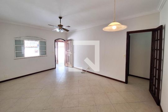 Sala de casa para alugar com 3 quartos, 120m² em Fonseca, Niterói