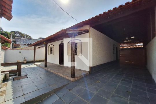 Quintal de casa para alugar com 3 quartos, 120m² em Fonseca, Niterói