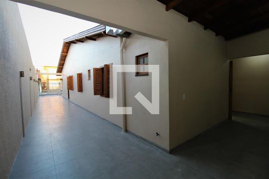 Garagem de casa à venda com 2 quartos, 200m² em Harmonia, Canoas