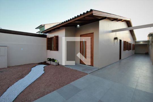 Fachada/Garagem de casa à venda com 2 quartos, 200m² em Harmonia, Canoas