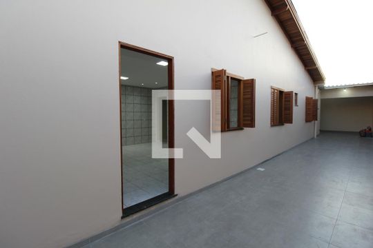 Fachada/garagem de casa à venda com 2 quartos, 200m² em Harmonia, Canoas