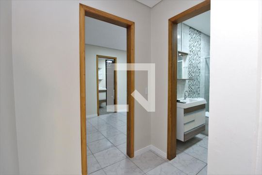 Banheiro Corredor de casa à venda com 2 quartos, 200m² em Harmonia, Canoas
