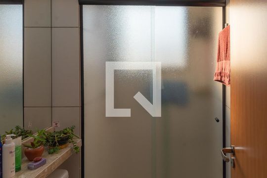 Banheiro de apartamento à venda com 2 quartos, 43m² em Jardim Anton Von Zuben, Campinas