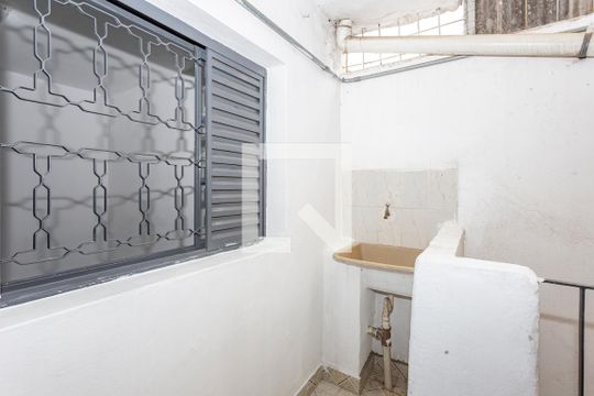 Área de Serviço de casa para alugar com 1 quarto, 20m² em Vila Brasilina, São Paulo