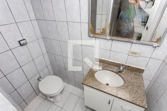 Banheiro de casa para alugar com 1 quarto, 20m² em Vila Brasilina, São Paulo