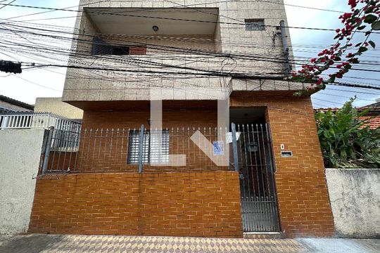 Fachada de casa para alugar com 1 quarto, 20m² em Vila Brasilina, São Paulo