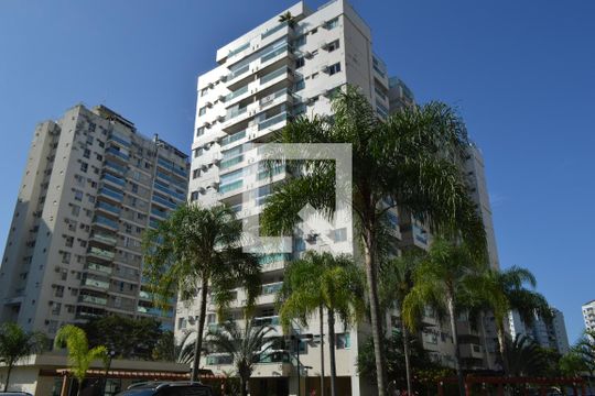 Fachada  de apartamento à venda com 3 quartos, 166m² em Jacarepaguá, Rio de Janeiro