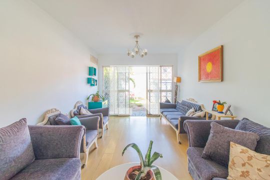 Sala 1 de casa à venda com 2 quartos, 130m² em Ipanema, Porto Alegre