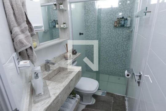 Banheiro de apartamento para alugar com 2 quartos, 70m² em Darcy Vargas, Contagem